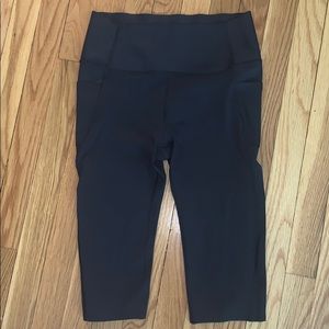 Gap Fit Sculpt Compression Biker Shorts w/ Pockets